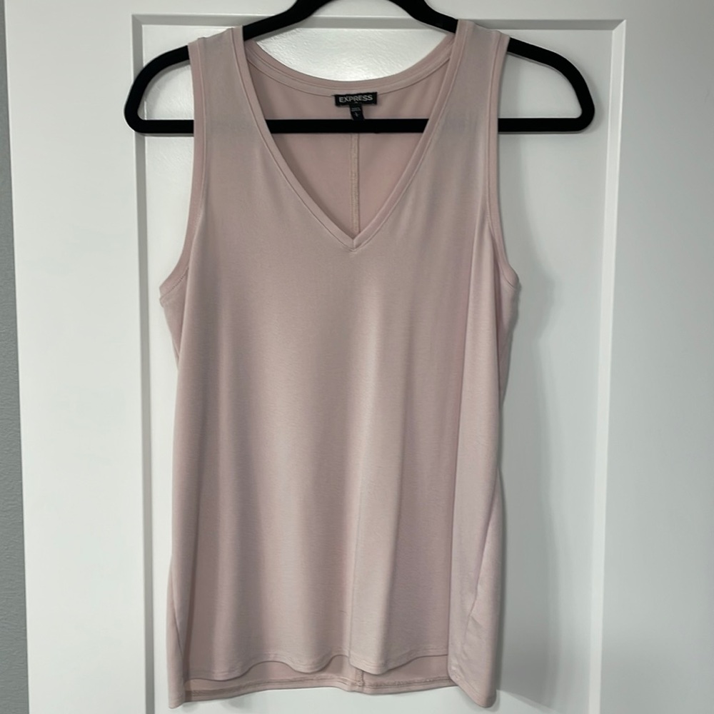 Express Women’s Pink sleeveless blouse - Size S